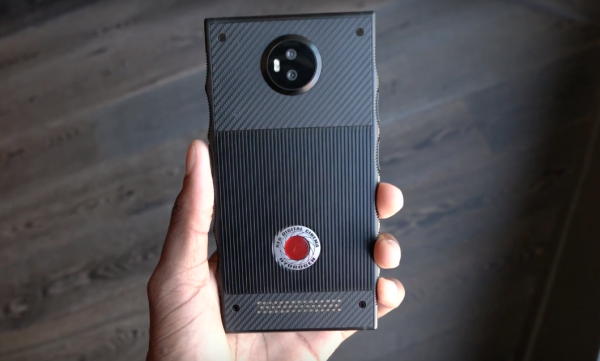 RED показала прототип своего смартфона за 1200 долларов