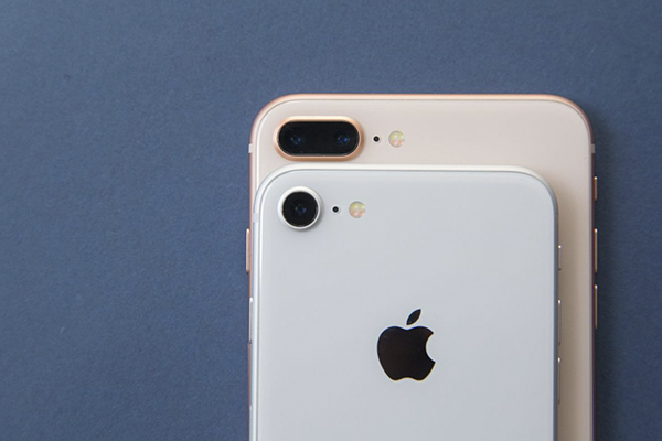 Замена задней панели iPhone 8 стоит больше, чем замена дисплея