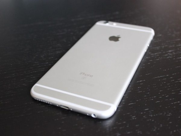 11 причин купить iPhone 6S вместо iPhone 8 или iPhone X