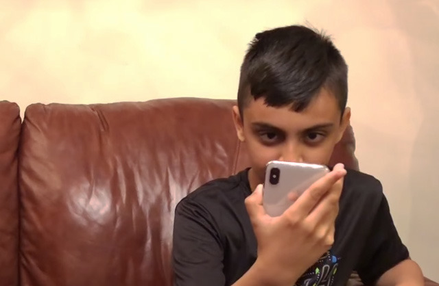 10-летний ребенок обманул Face ID – видео