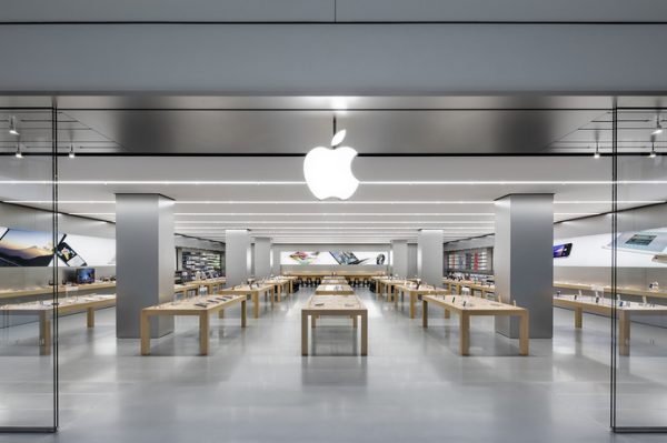 Apple заказала специальную доставку гигантского стекла для нового магазина в Бруклине