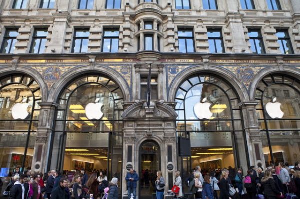 Банда на мопедах ограбила Apple Store в Лондоне