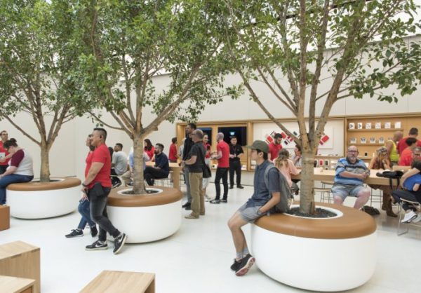 В Австралии открылся первый обновленный Apple Store