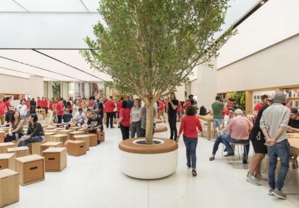 В Австралии открылся первый обновленный Apple Store