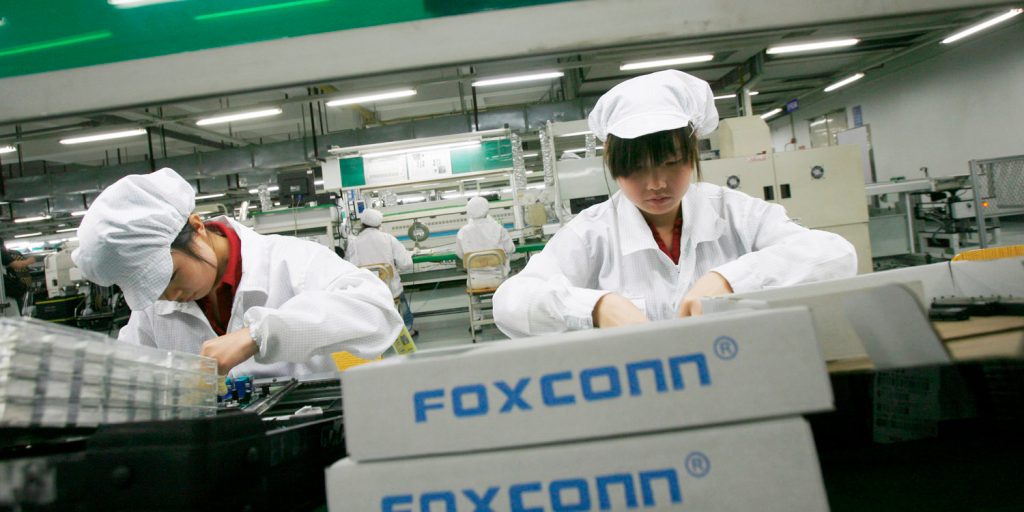 Прибыль Foxconn снизилась из-за Apple