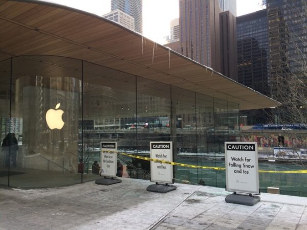 Apple Store в Чикаго оказался не готов к снегу