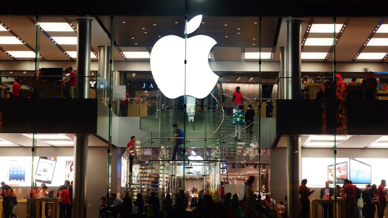 На Apple подали в суд за намеренное понижение производительности iPhone