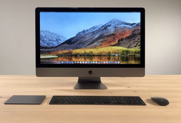 Подборка стильных аксессуаров для iMac Pro в цвете «серый космос»