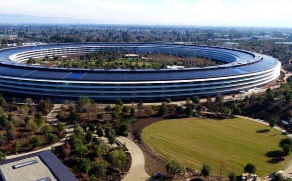 Apple Park получает солнечную энергию с ближайшего ранчо