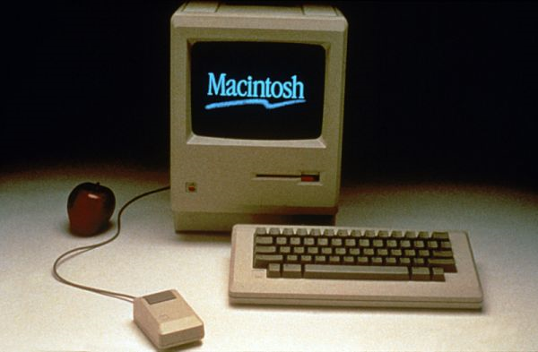 Назад в будущее № 4: с днём рождения, Macintosh!