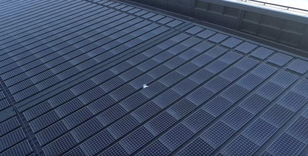 Дрон упал на крышу здания в Apple Park (видео)