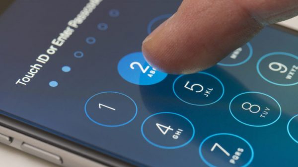 Полиция США скупает разблокировщики iPhone