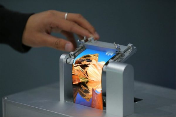 Huawei займется созданием гибких смартфонов