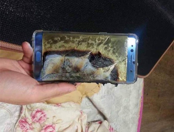 Смартфоны Samsung снова начали сжигать имущество людей