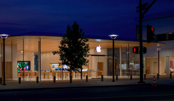 Apple открыла новый Apple Store в Калифорнии
