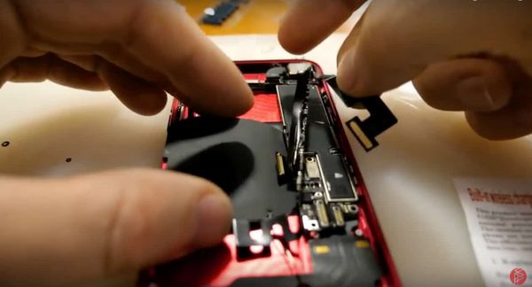 Ловкость рук и китайский рынок: iPhone 7 можно оснастить беспроводной зарядкой